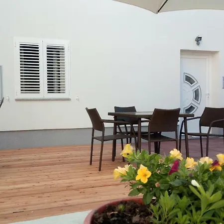 Filip Diklo Apartament Zadar
