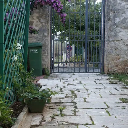 Filip Diklo Apartment *