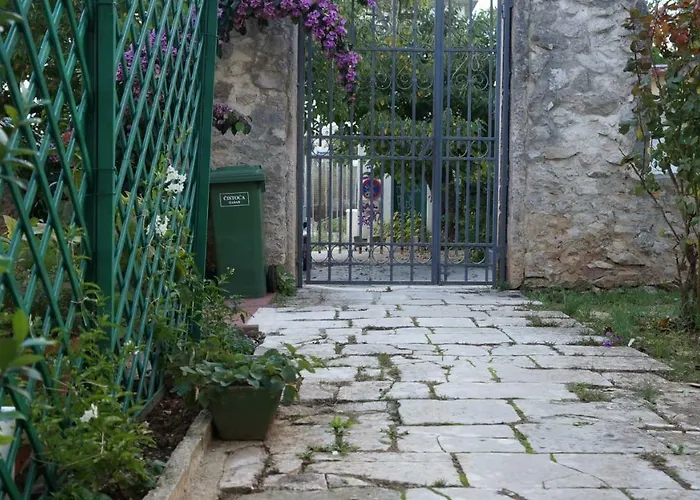 Filip Diklo アパート *